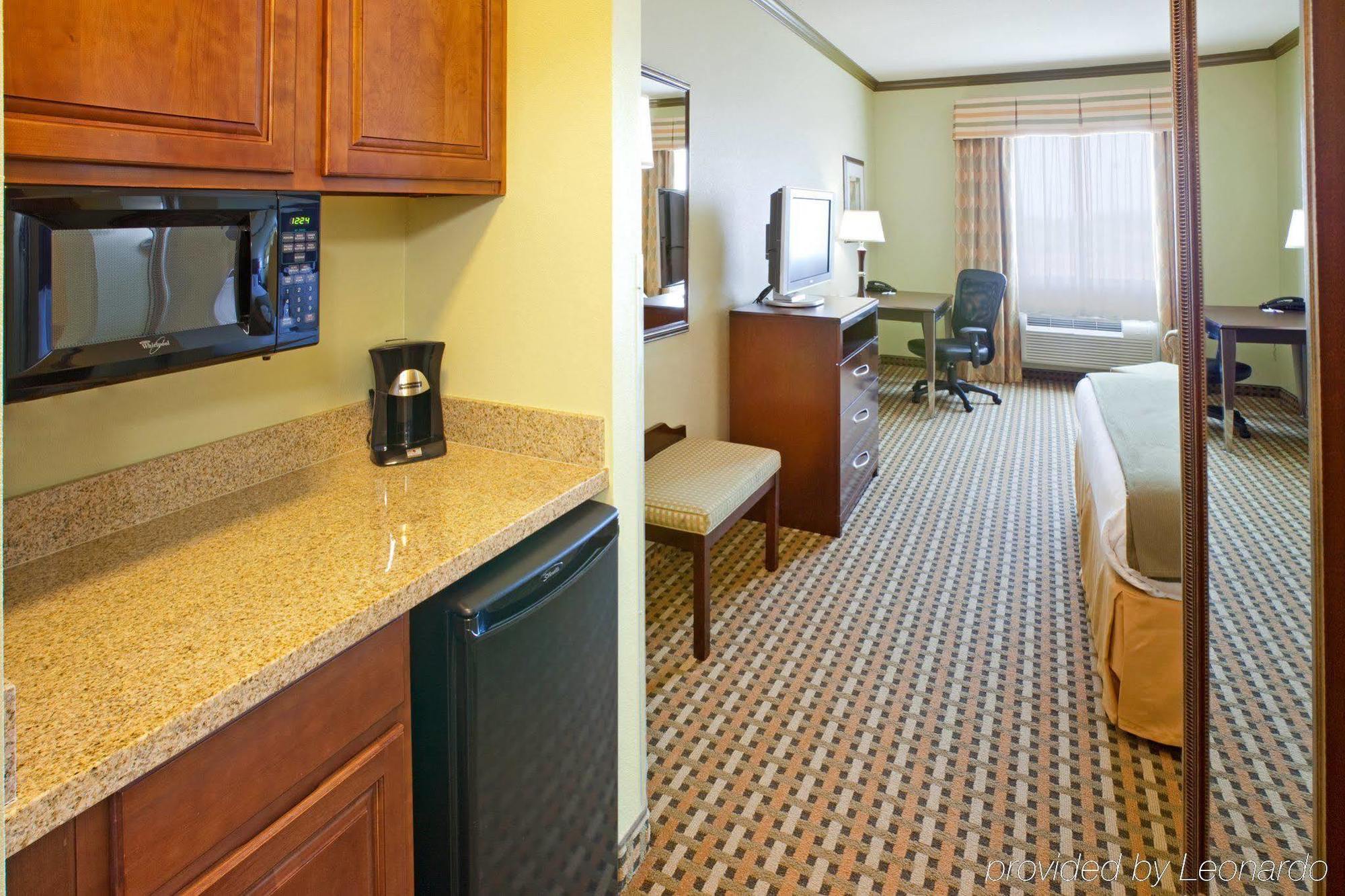 Holiday Inn Express & Suites Fort Worth - Fossil Creek By Ihg Phòng bức ảnh